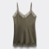 Bluse i blonder og silke