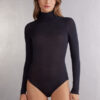Bodysuit med høj krave i ultralet modal med kashmir Bodysuit med høj krave i ultralet modal med kashmir