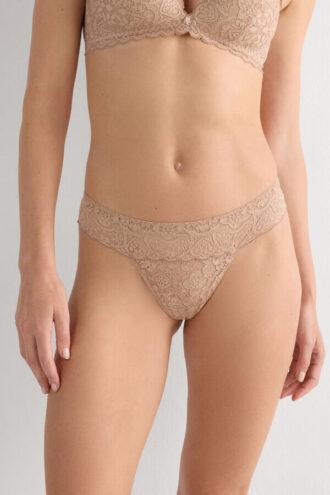 brazilian trusser i blonder 1 330x495 - Brazilian trusser i blonder