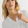 Chic og komfortabel langærmet modalbluse med knapper Chic og komfortabel langærmet modalbluse med knapper