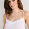 Den rene linnedbluse i linnedstof Den rene linnedbluse i linnedstof
