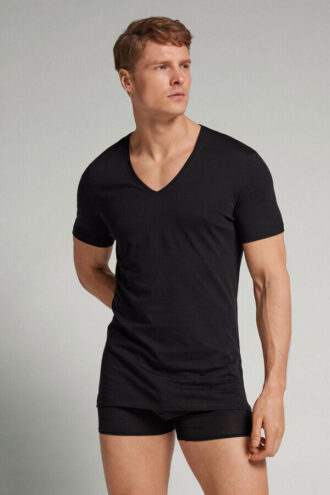 Ekstrafin T-shirt i superfin bomuld med V-hals