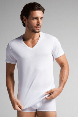 Ekstrafin T-shirt i superfin bomuld med V-hals