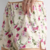 Korte shorts i silke med Pretty Flowers-print