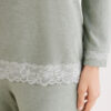 Lang pyjamas med blondekant i modal Lang pyjamas med blondekant i modal