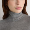 Modal Cashmere Ultralet Top med høj halsudskæring Modal Cashmere Ultralet Top med høj halsudskæring