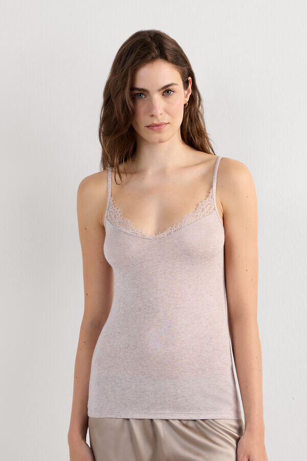 Modal ultralet cashmere-blanding med blonder Modal ultralet cashmere-blanding med blonder