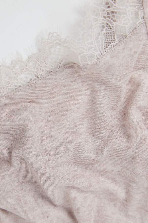 Modal ultralet cashmere-blanding med blonder Modal ultralet cashmere-blanding med blonder