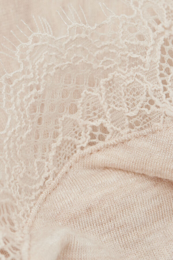 Modal ultralet cashmere-blanding med blonder Modal ultralet cashmere-blanding med blonder