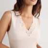 Pretty Flowers modal- og blonder-tanktop med blomster Pretty Flowers modal- og blonder-tanktop med blomster