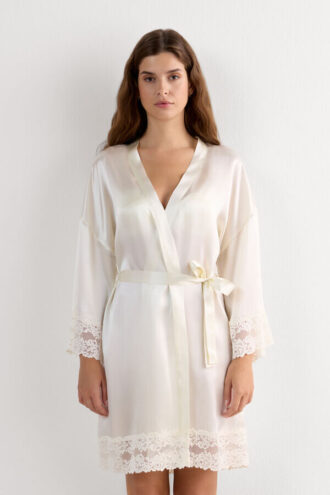 Pretty Flowers silk kimono Pretty Flowers silk kimono