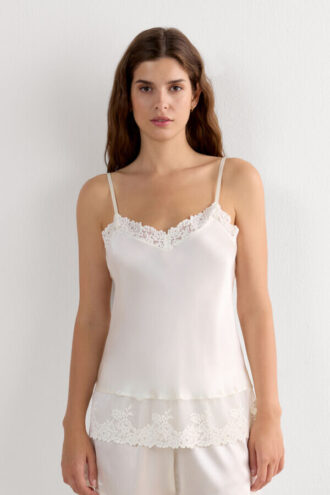 Pretty Flowers silketop med tynde stropper Pretty Flowers silketop med tynde stropper