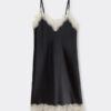 Silke-chemise med kontrastblonder Silke-chemise med kontrastblonder