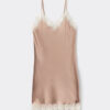 Silke-chemise med kontrastblonder Silke-chemise med kontrastblonder