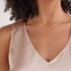 Silke-tanktop med V-hals Silke-tanktop med V-hals