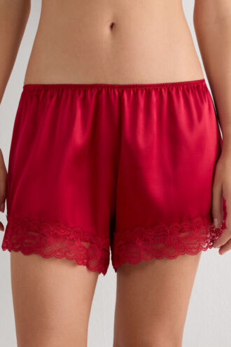 Silkeshorts med blondekant