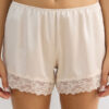 Silkeshorts med blondekant Silkeshorts med blondekant