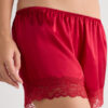 Silkeshorts med blondekant Silkeshorts med blondekant