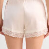 Silkeshorts med blondekant Silkeshorts med blondekant