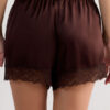 Silkeshorts med blondekant Silkeshorts med blondekant