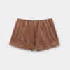 Silkeshorts med blondekant Silkeshorts med blondekant