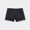 Silkeshorts med blondekant Silkeshorts med blondekant