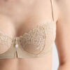 Silky Flowers Denise Balconette-bh i silke og blonder Silky Flowers Denise Balconette-bh i silke og blonder