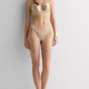 Silky Flowers Silke og blonder 80’er-stil Brazilian Silky Flowers Silke og blonder 80’er-stil Brazilian