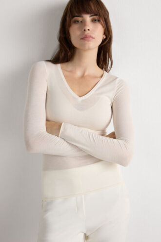 V-halsbluse i ultralet modal med kashmir V-halsbluse i ultralet modal med kashmir