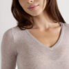 V-halsbluse i ultralet modal med kashmir V-halsbluse i ultralet modal med kashmir